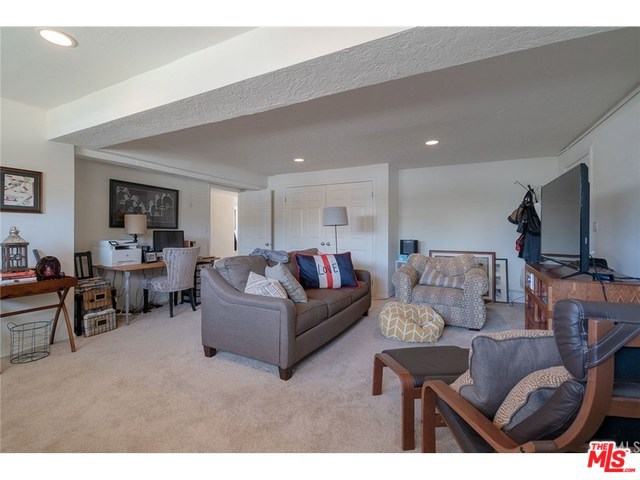 1326 OWOSSO Avenue, Hermosa Beach, California 90254, 4 Bedrooms Bedrooms, ,3 BathroomsBathrooms,Residential,Sold,OWOSSO,20558026