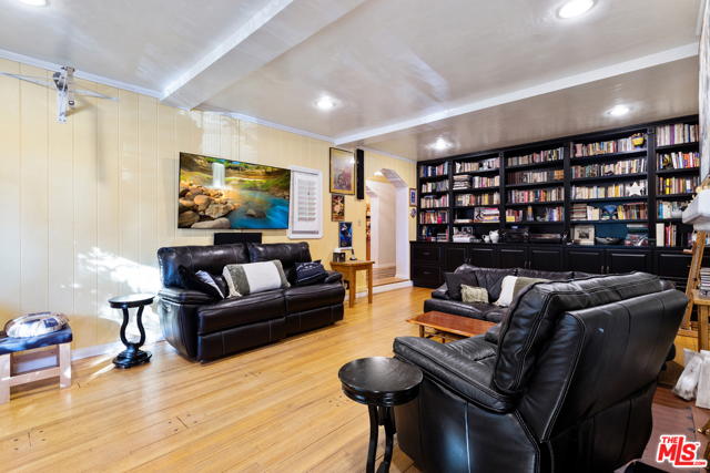  Income Home for Sale in Beverly Hills, California