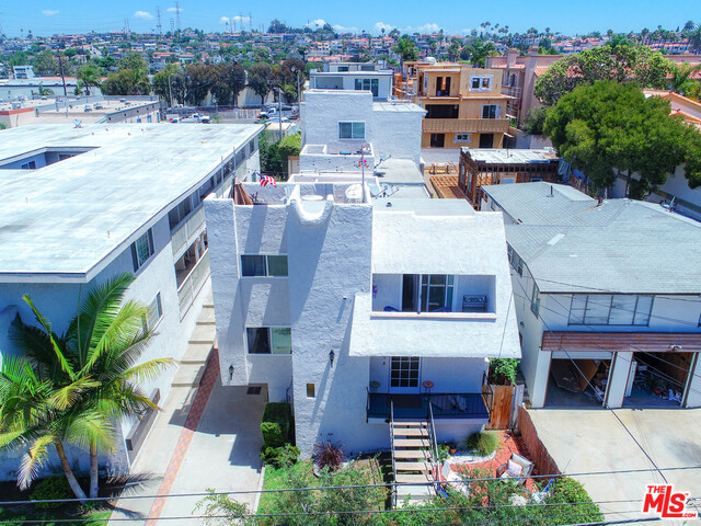 520 FRANCISCA Avenue, Redondo Beach, California 90277, ,Residential Income,Sold,FRANCISCA,19433616