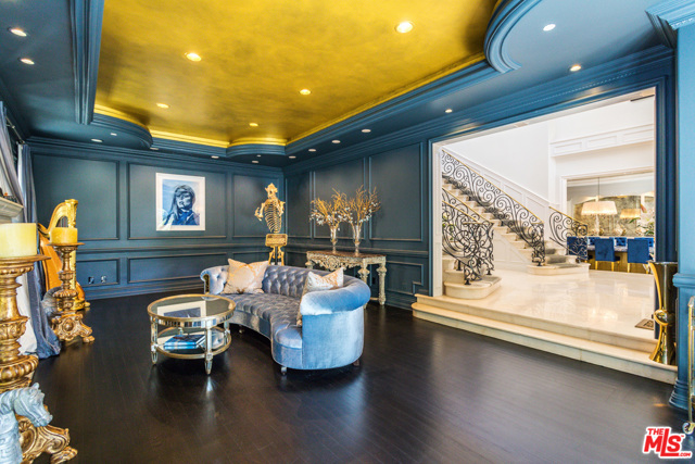 7 Bed Home for Sale in Beverly Hills, California