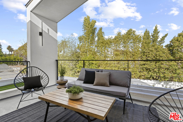 5 Bed Home for Sale in Los Angeles, California