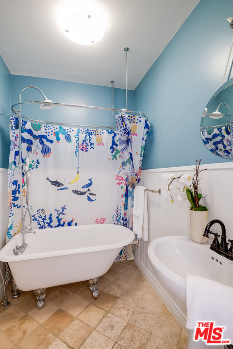 4 Bed Home for Sale in Los Angeles, California