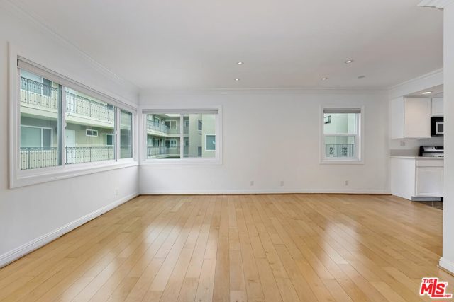 1 Bed Home for Sale in Los Angeles, California