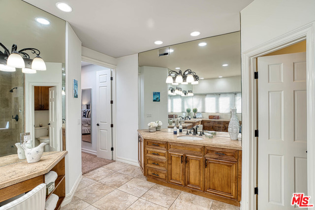 5 Bed Home for Sale in Calabasas, California
