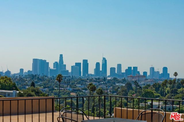1 Bed Home for Sale in Los Angeles, California