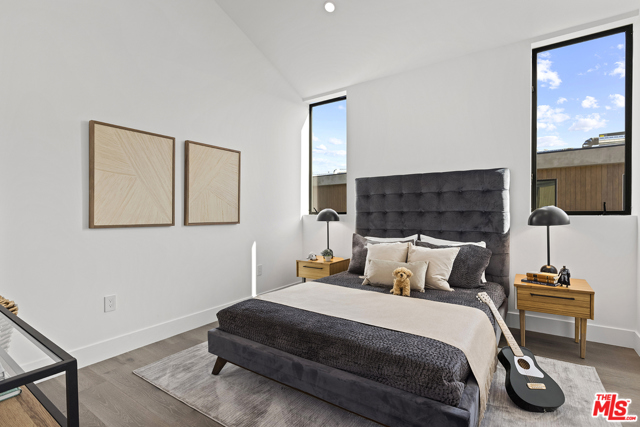 5 Bed Home for Sale in Los Angeles, California