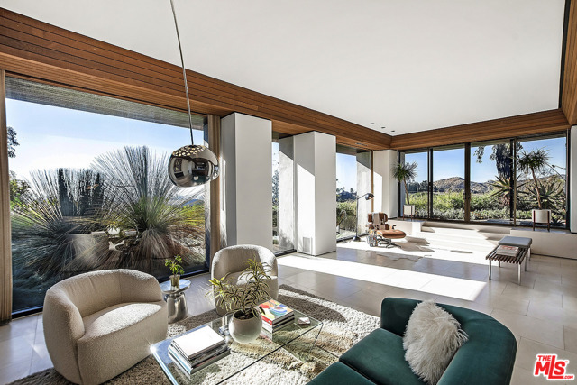 3 Bed Home for Sale in Los Angeles, California