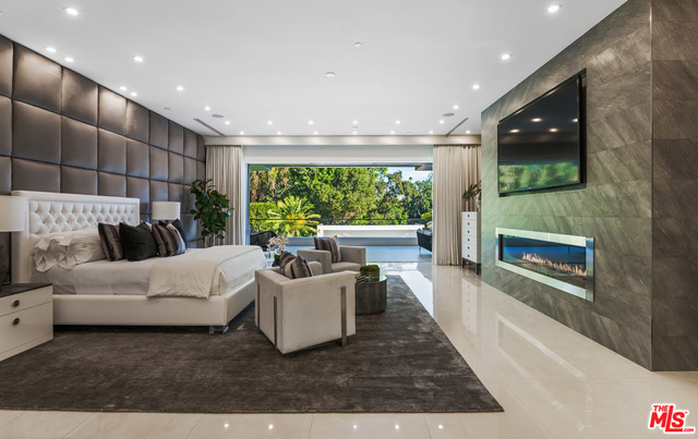 7 Bed Home for Sale in Beverly Hills, California