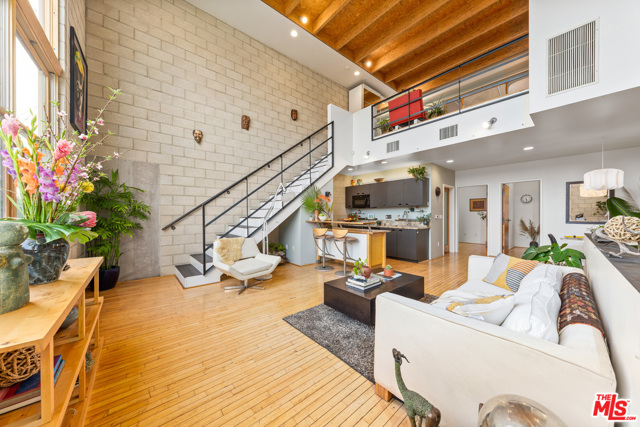 2 Bed Home for Sale in Los Angeles, California