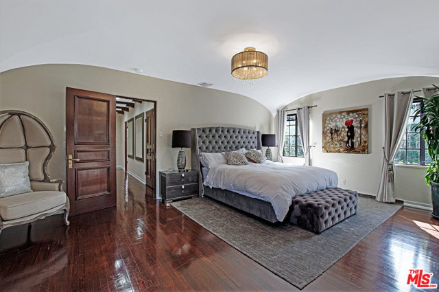 4 Bed Home for Sale in Beverly Hills, California