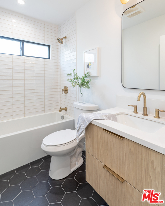 2 Bed Home for Sale in Venice, California