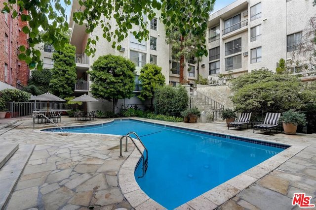 1 Bed Home for Sale in Los Angeles, California