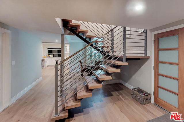 Entry/Staircase
