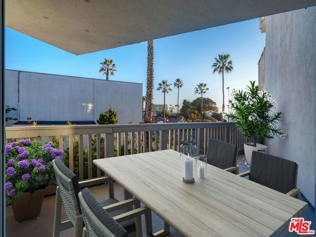 660 The Village, Redondo Beach, California 90277, 1 Bedroom Bedrooms, ,1 BathroomBathrooms,Residential,Sold,The Village,21677242