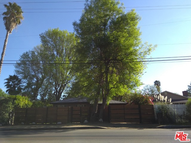 Photo of 22538 BURBANK Boulevard, Woodland Hills, CA 91367