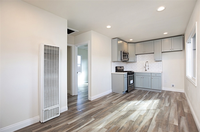 4113 Van Dyke Ave