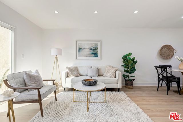 feature listing property photo