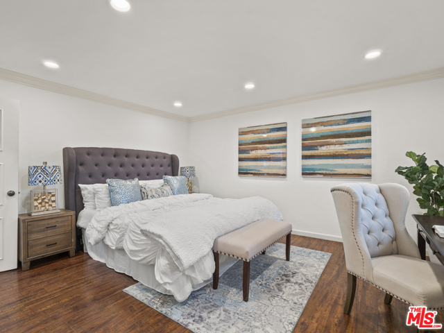 1 Bed Home for Sale in Los Angeles, California