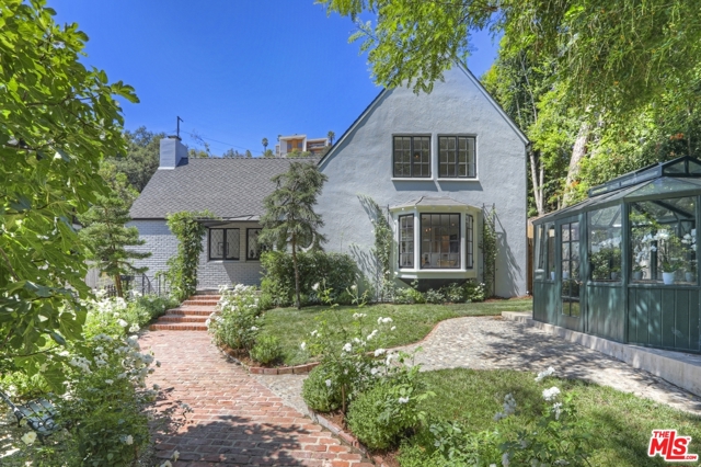 5 Bed Home for Sale in Los Angeles, California