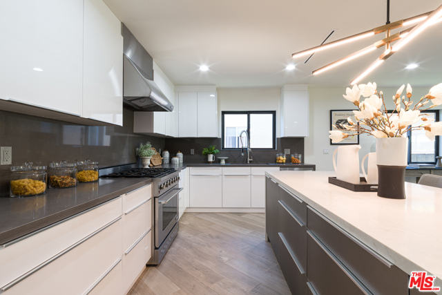 3 Bed Home for Sale in Sherman Oaks, California