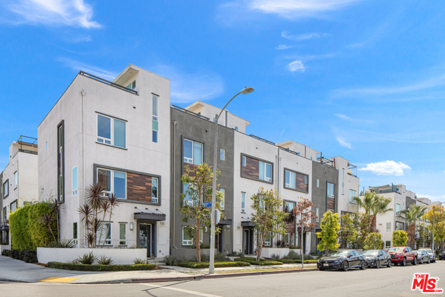 2 Bed Home for Sale in Los Angeles, California