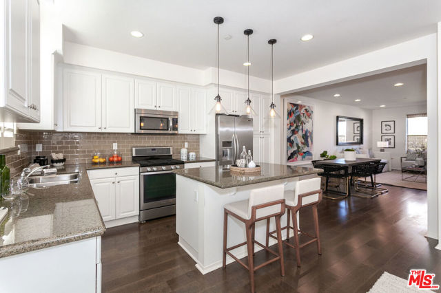 3 Bed Home for Sale in Hawthorne, California