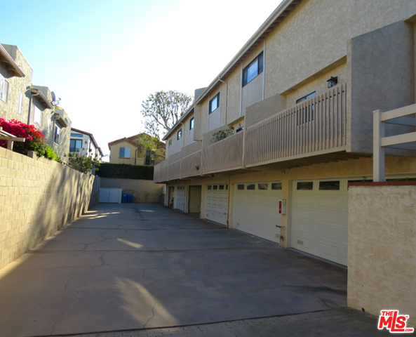 108 IRENA Avenue, Redondo Beach, California 90277, 2 Bedrooms Bedrooms, ,3 BathroomsBathrooms,Residential,Sold,IRENA,18322334