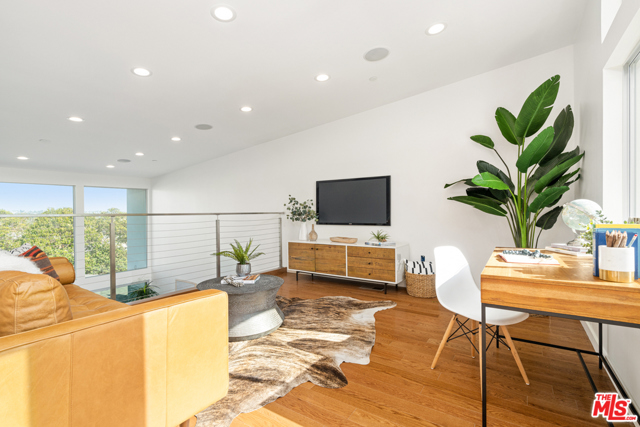 2 Bed Home for Sale in Santa Monica, California