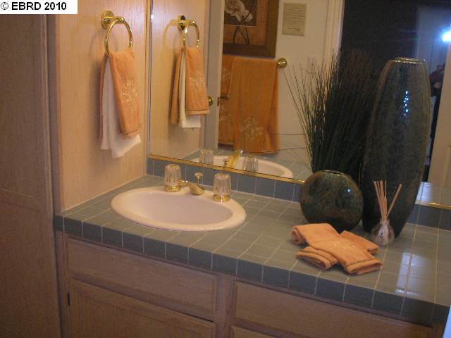 6163 Girvin Dr, Oakland, CA 94611 photo 5