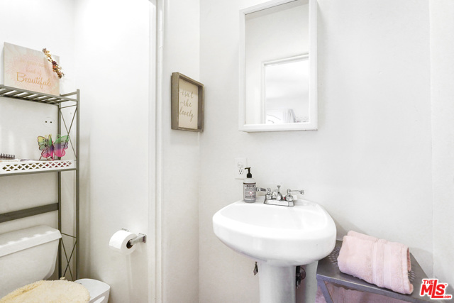 4 Bed Home for Sale in Valley Village, California