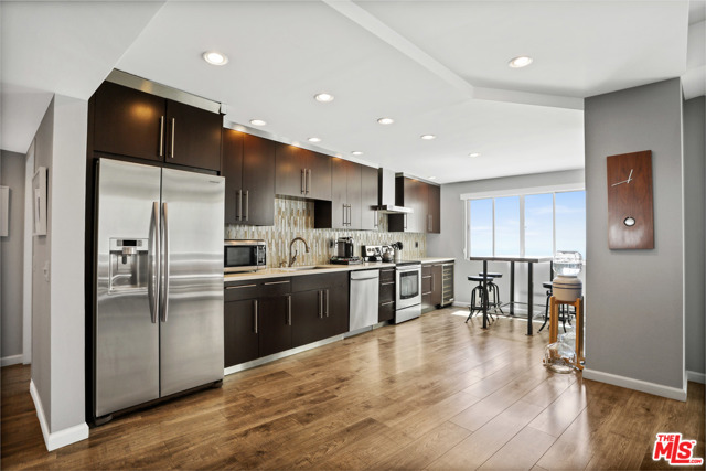 1 Bed Home for Sale in Los Angeles, California