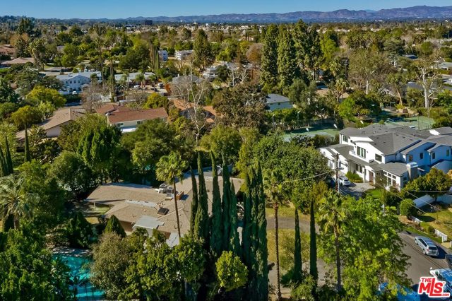 5 Bed Home for Sale in Encino, California