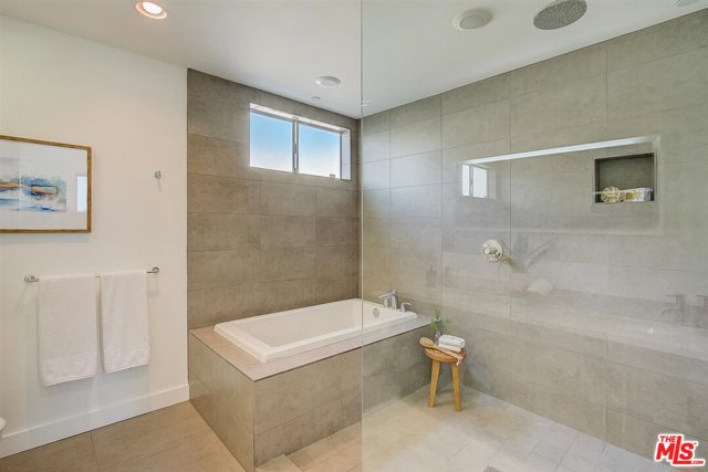 2 Bed Home for Sale in Los Angeles, California