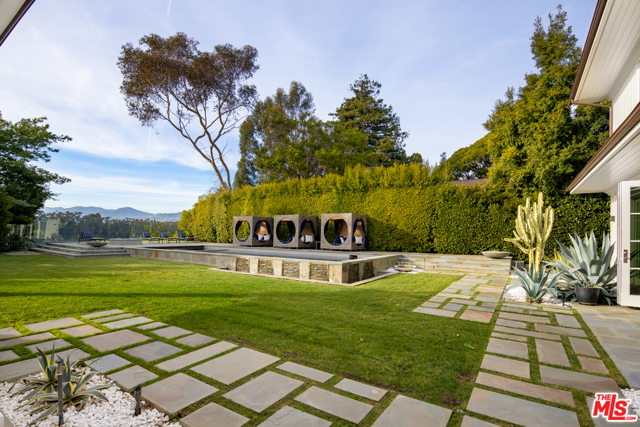 7 Bed Home for Sale in Pacific Palisades, California