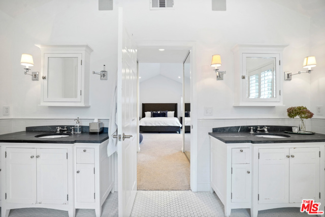 4 Bed Home for Sale in Encino, California