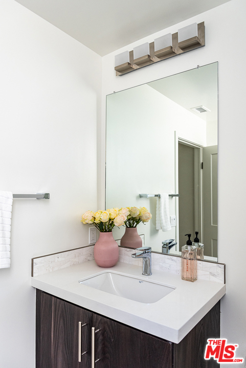 3 Bed Home for Sale in Los Angeles, California