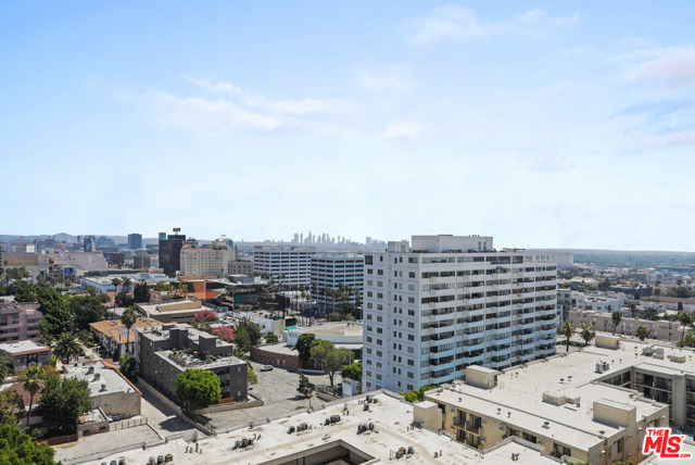 1 Bed Home for Sale in Los Angeles, California