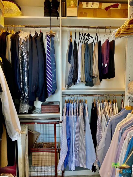 Walk-in Closet