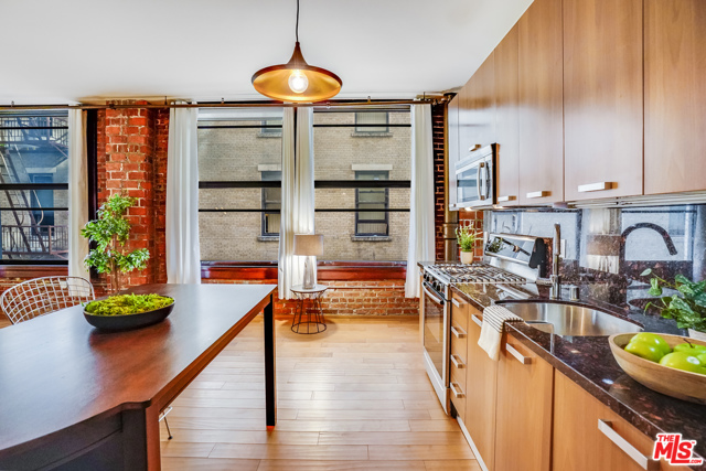 1 Bed Home for Sale in Los Angeles, California