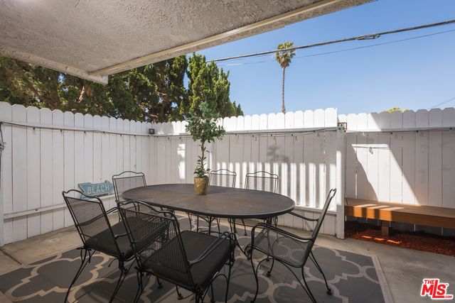 2000 VOORHEES Avenue, Redondo Beach, California 90278, 3 Bedrooms Bedrooms, ,3 BathroomsBathrooms,Residential,Sold,VOORHEES,18334284