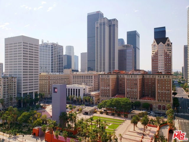 1 Bed Home for Sale in Los Angeles, California
