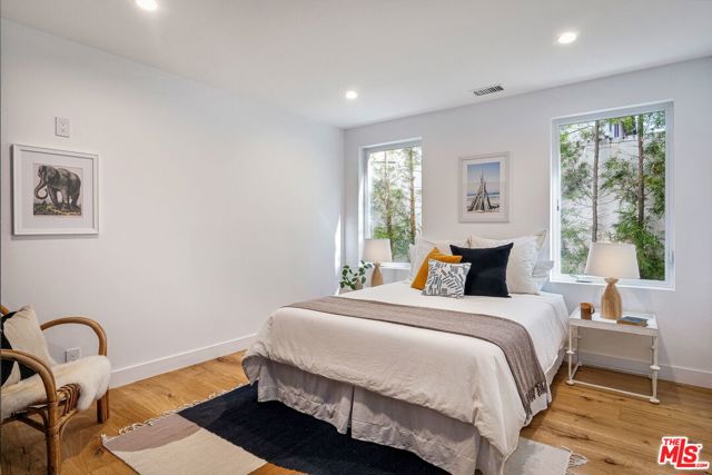 5 Bed Home for Sale in Studio City, California