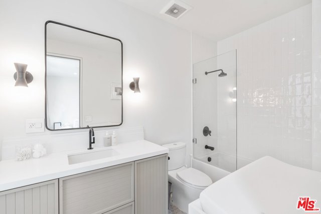 5 Bed Home for Sale in Los Angeles, California