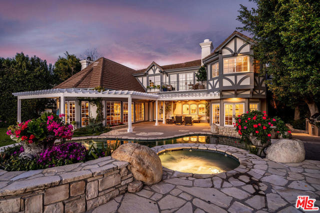 6 Bed Home for Sale in Pacific Palisades, California