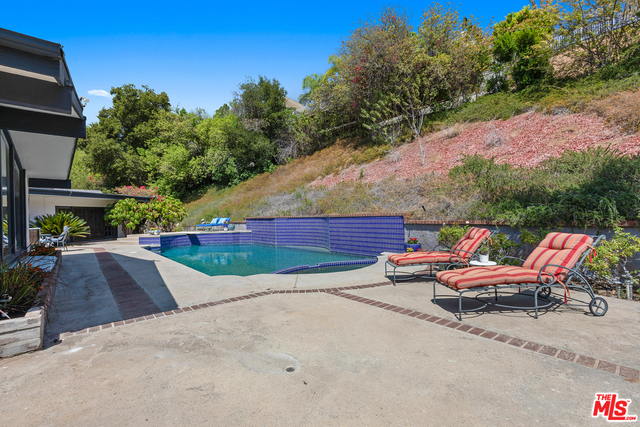 5 Bed Home for Sale in Encino, California