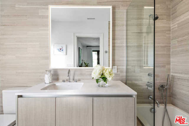 4 Bed Home for Sale in Los Angeles, California