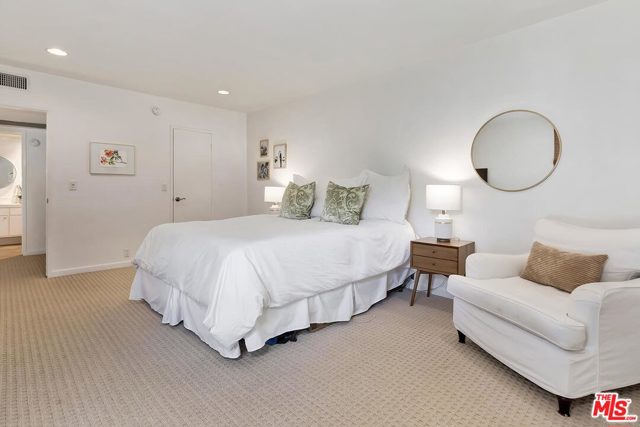 1 Bed Home for Sale in Los Angeles, California