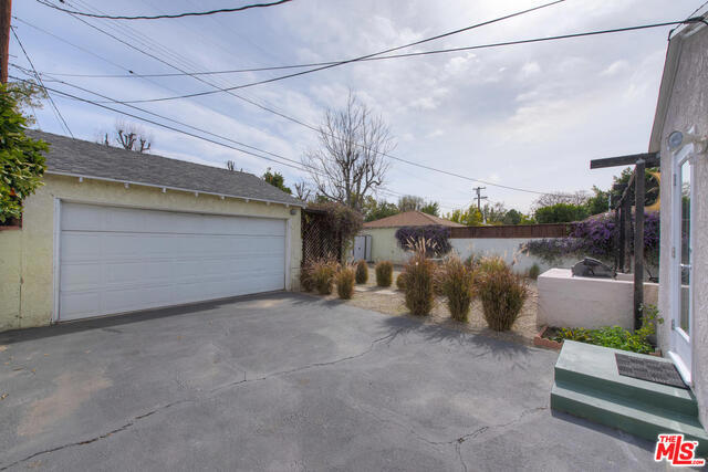 2 Bed Home for Sale in Lake Balboa, California