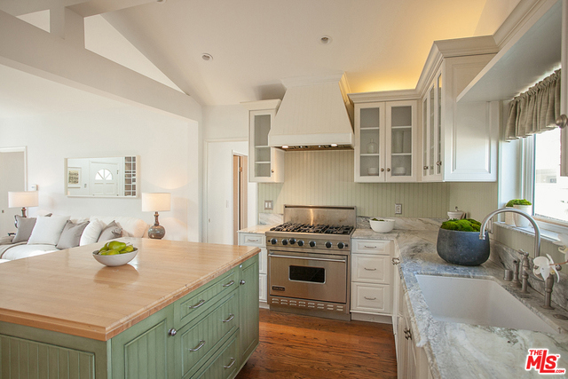 1923 ROCKEFELLER Lane, Redondo Beach, California 90278, 2 Bedrooms Bedrooms, ,2 BathroomsBathrooms,Residential,Sold,ROCKEFELLER,18396612