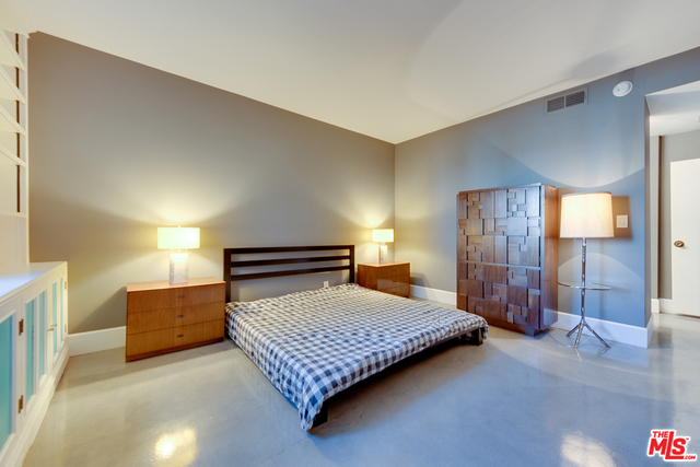 1 Bed Home for Sale in Los Angeles, California